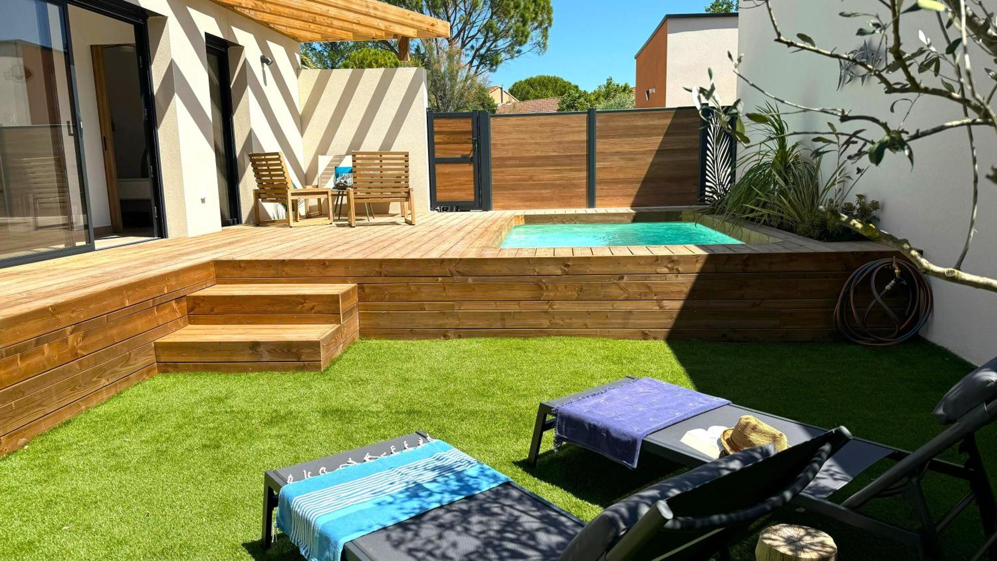 Daya Lodge. LʼIsle-sur-la-Sorgue Esterno foto