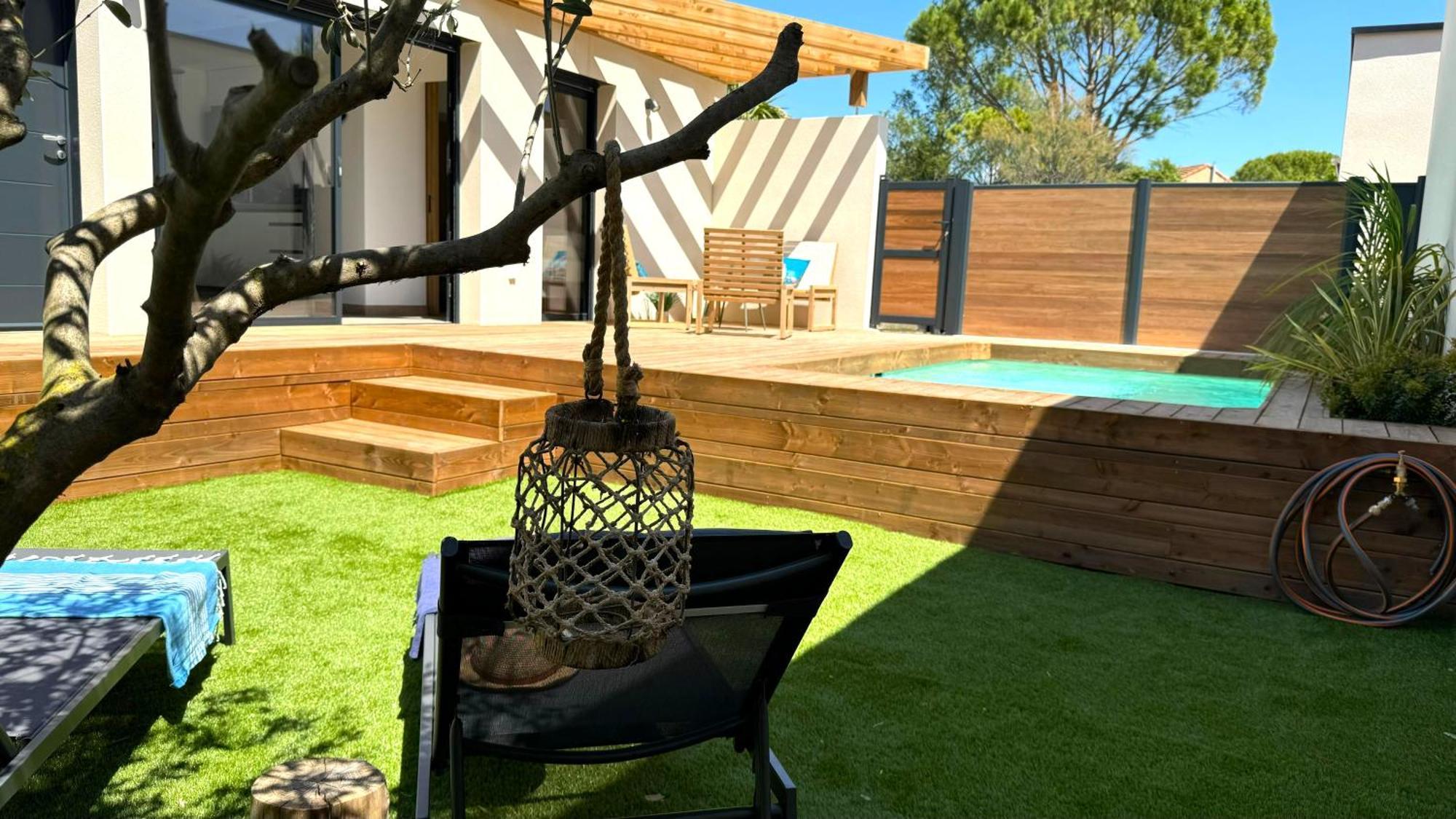Daya Lodge. LʼIsle-sur-la-Sorgue Esterno foto