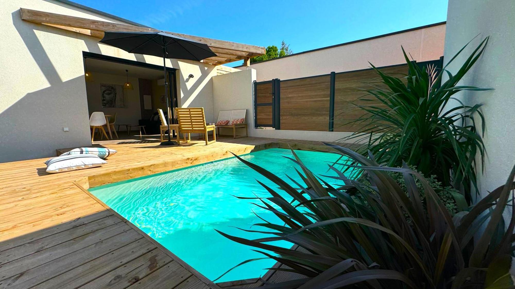 Daya Lodge. LʼIsle-sur-la-Sorgue Esterno foto