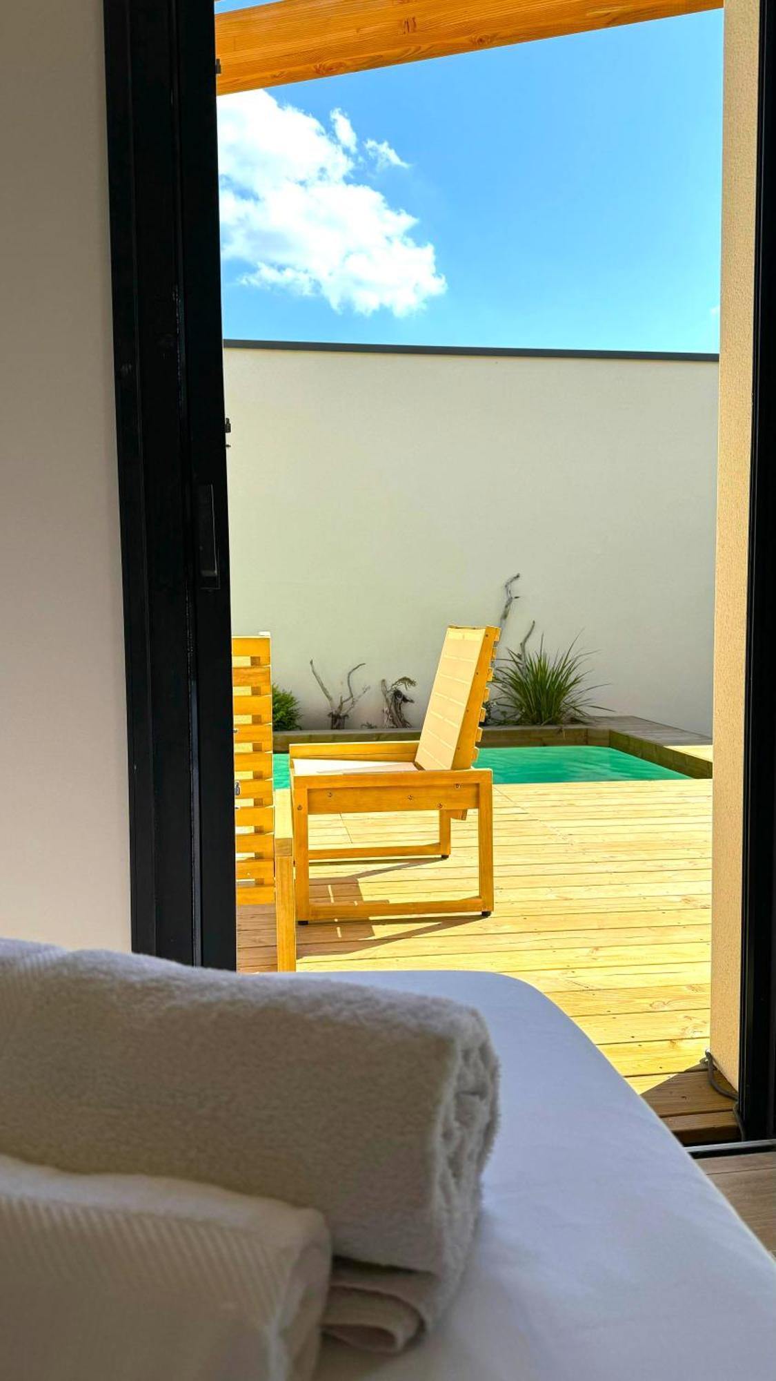 Daya Lodge. LʼIsle-sur-la-Sorgue Esterno foto