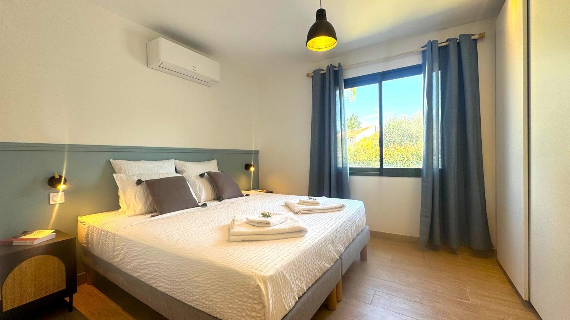 Daya Lodge. LʼIsle-sur-la-Sorgue Esterno foto